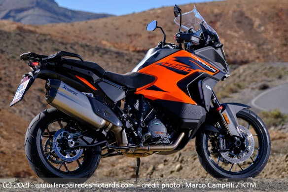 La KTM est bardée d'assistances pour contenir la cavalerie