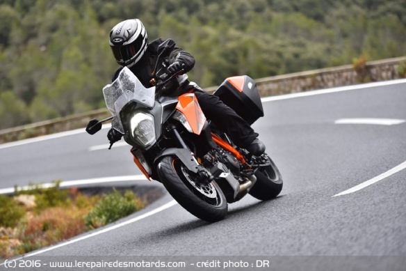 KTM 1290 Super Duke GT en virolo