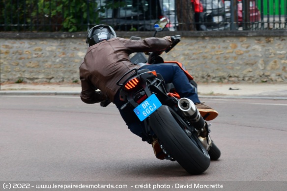 Partie-cycle, rigide, alerte, joueuse