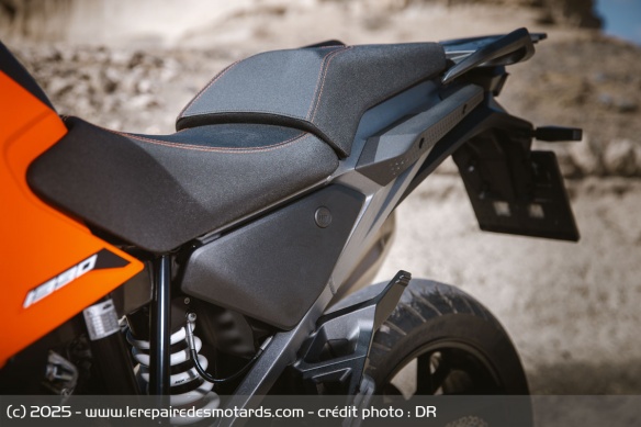 La selle de la KTM 1390 Super Adventure S EVO
