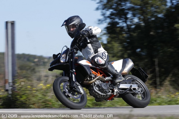 Essai de la KTM 690 SMC-R sur route