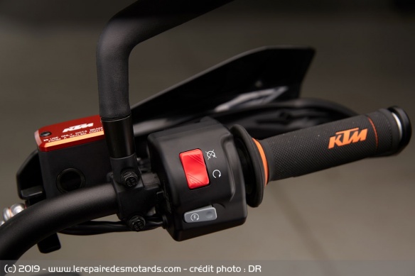 Poignée de gaz de la KTM 690 SMC-R