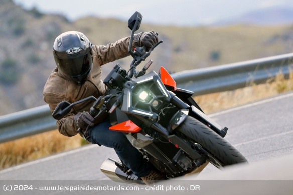 Essai routier de la KTM 990 Duke