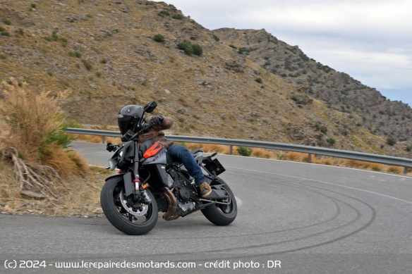 Essai de la KTM 990 Duke sur route