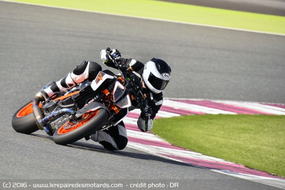 La 1290 dans les courbes de Losail