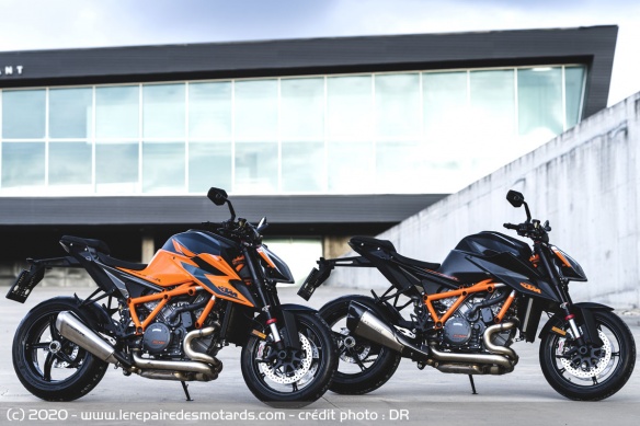 Déclinée dans deux coloris, la KTM 1290 Super Duke R s'affiche à partir de 18.199 euros