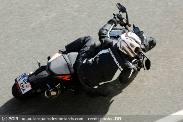 Vue du dessus de la KTM SuperDuke 1290 R