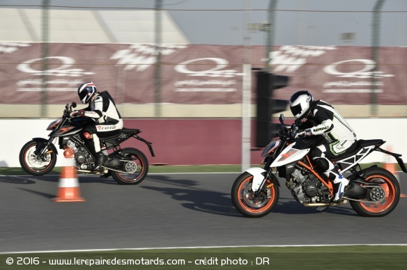 Launch control de la KTM 1290 Super Duke R