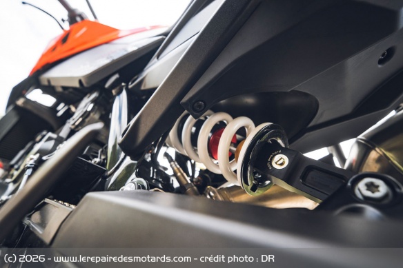 L'amortisseur arri&egrave;re WP de la KTM 790 Duke