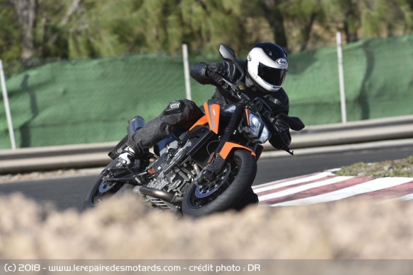 Essai de la KTM 790 Duke sur circuit