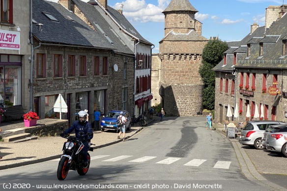 Le roadster est agile en ville