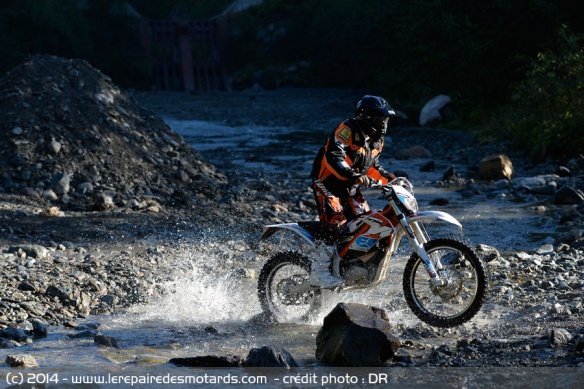 Passage de gué en KTM Freeride E-XC