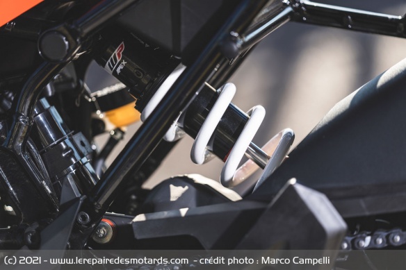 L'amortisseur WP Apex de la KTM RC 390