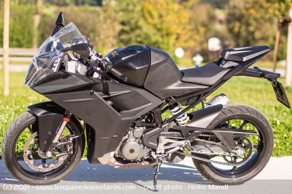 Le modèle de pré-production de la KTM RC 390 2022