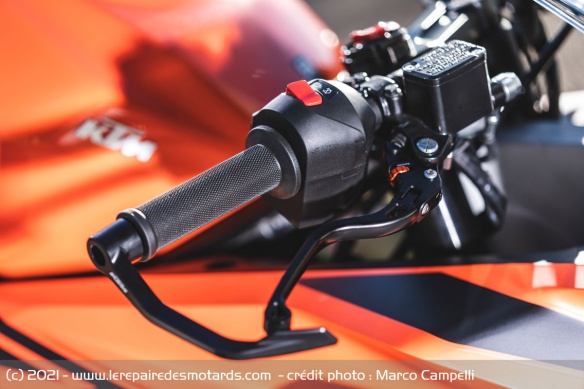La poignée de gaz de la KTM RC 390