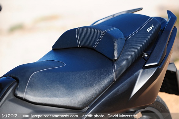 Selle à double étage