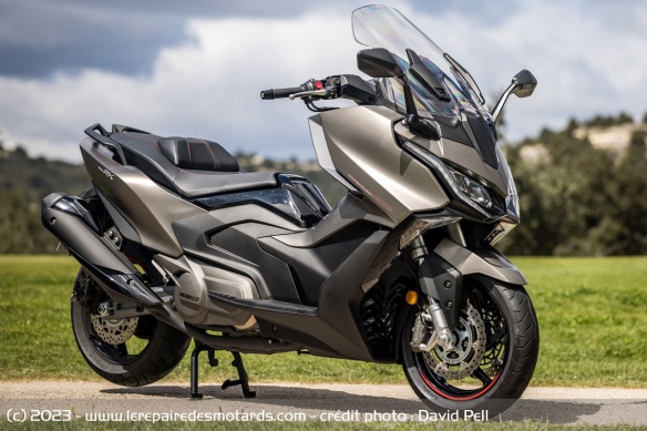 L'AK Premium renforce son côté GT