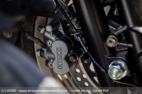 Le frein avant du 3-roues Kymco CV3 575