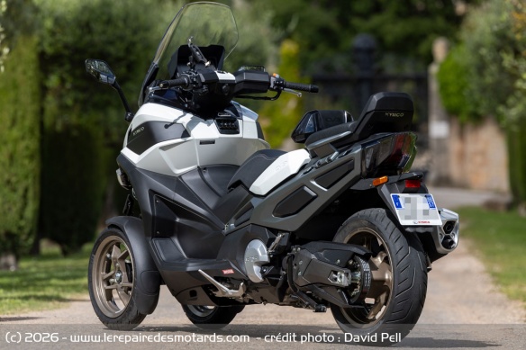 Le scooter 3-roues Kymco CV3 575