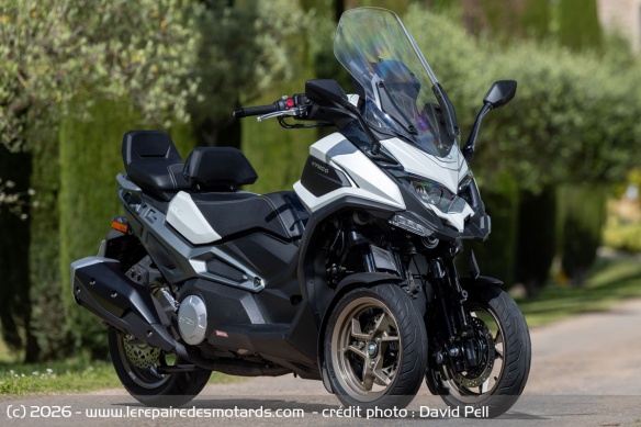 Essai du scooter 3-roues Kymco CV3 575