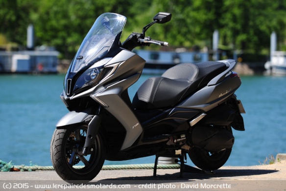 Kymco Downtown 350 à la mer