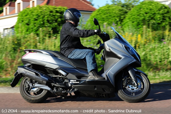 Kymco Downtown 350 sur nationale