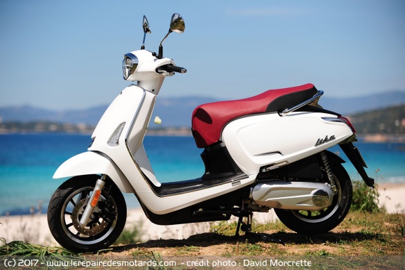 Kymco Like en blanc et rouge