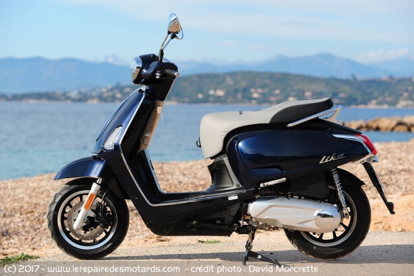 Kymco Like à la plage