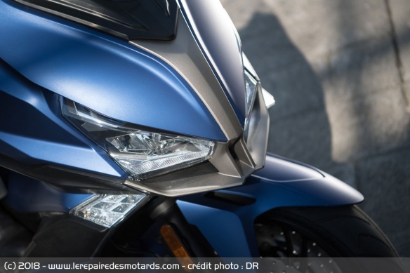 Phare avant du Kymco XCiting S 400i