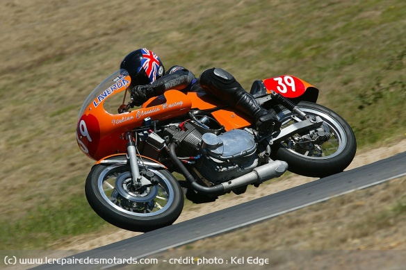 La maniabilité reste le point fort de la Laverda 915 SFC