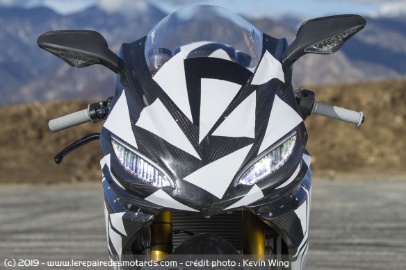 Phares du prototype Lightning Strike