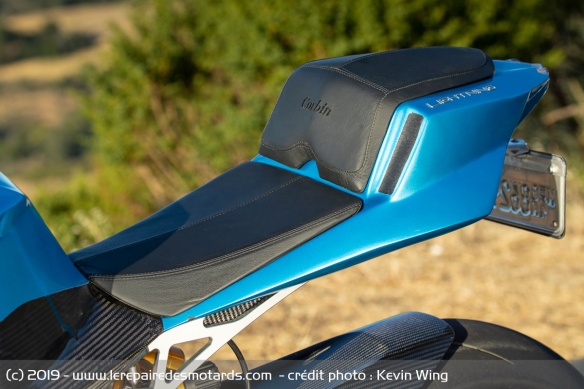 La selle a nettement progressée en terme de confort depuis le proto
