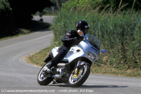 Essai de la Morbidelli 850 V8 sur route