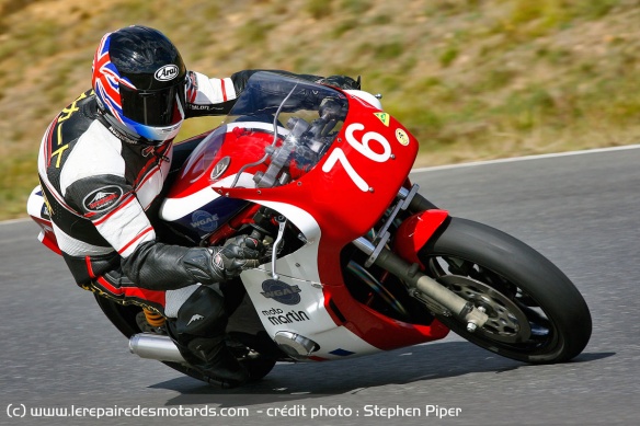 Agile et précise, la Moto Martin reste limitée par sa fourche