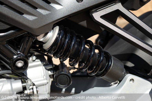 L'amortisseur arrière de la Moto Guzzi Stelvio