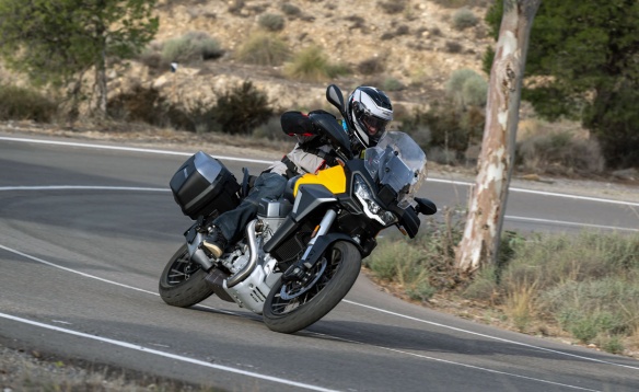 Essai du tourer Moto Guzzi Stelvio