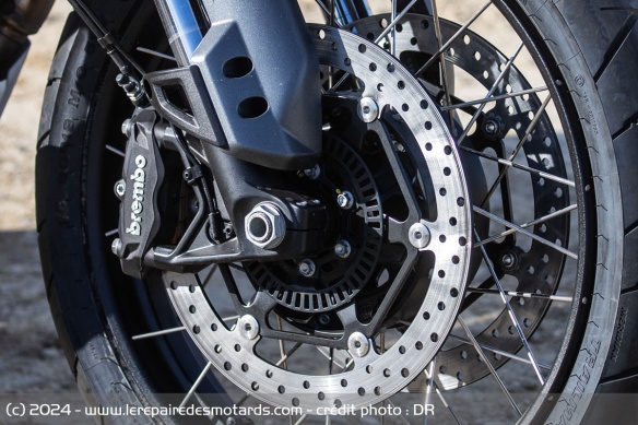Les étriers radiaux Brembo de la V85 Travel