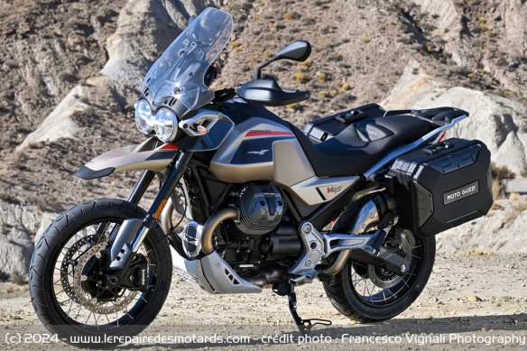 La Moto Guzzi V85 TT Travel