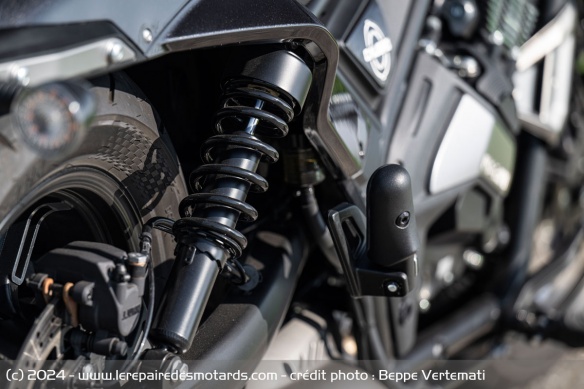 L'amortisseur arrière de la Moto Morini Calibro 700