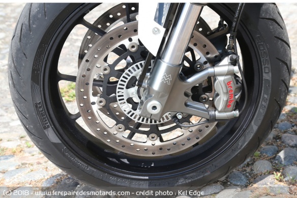 Frein avant de la Moto Morini Corsaro 1200 ZT