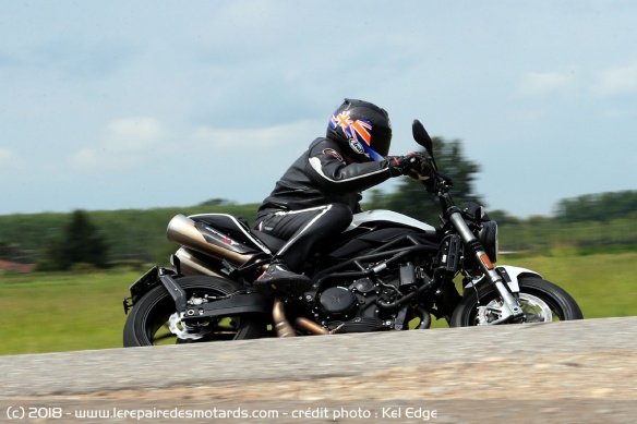 La Moto Morini Corsaro 1200 ZT sur route