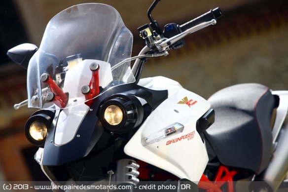 Moto Morini GranPasso 1200 de face
