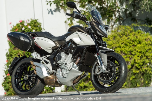 Coté droit MV Agusta Stradale 800