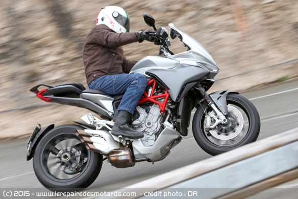 Essai MV Agusta Turismo Veloce 800 sur autoroute