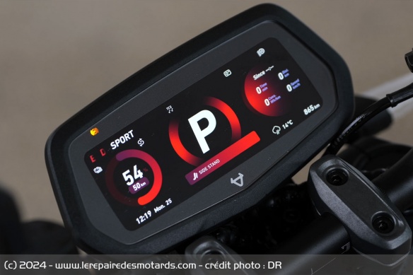 Le compteur couleur de la Niu RQi Sport