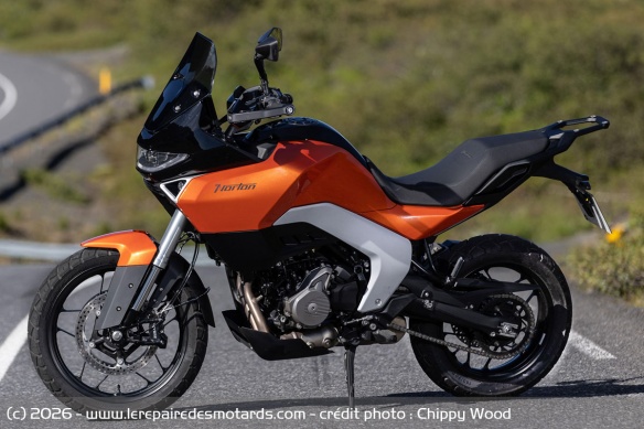 La Norton Atlas Apex est &eacute;quip&eacute;e d'un shifter