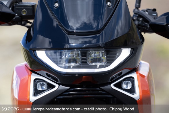 L'&eacute;clairage &agrave; LED de la Norton Atlas Apex
