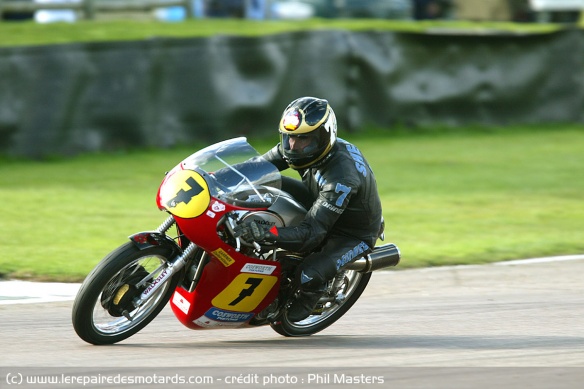 Barry Sheene sur la Walmsley Norton Manx à Goodwood en 2002 