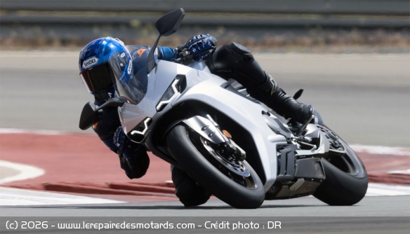 Essai de la sportive Norton Manx R Essai de la sportive Norton Manx R