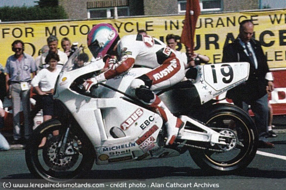 Steve Hislop au départ du Tourist Trophy 1992